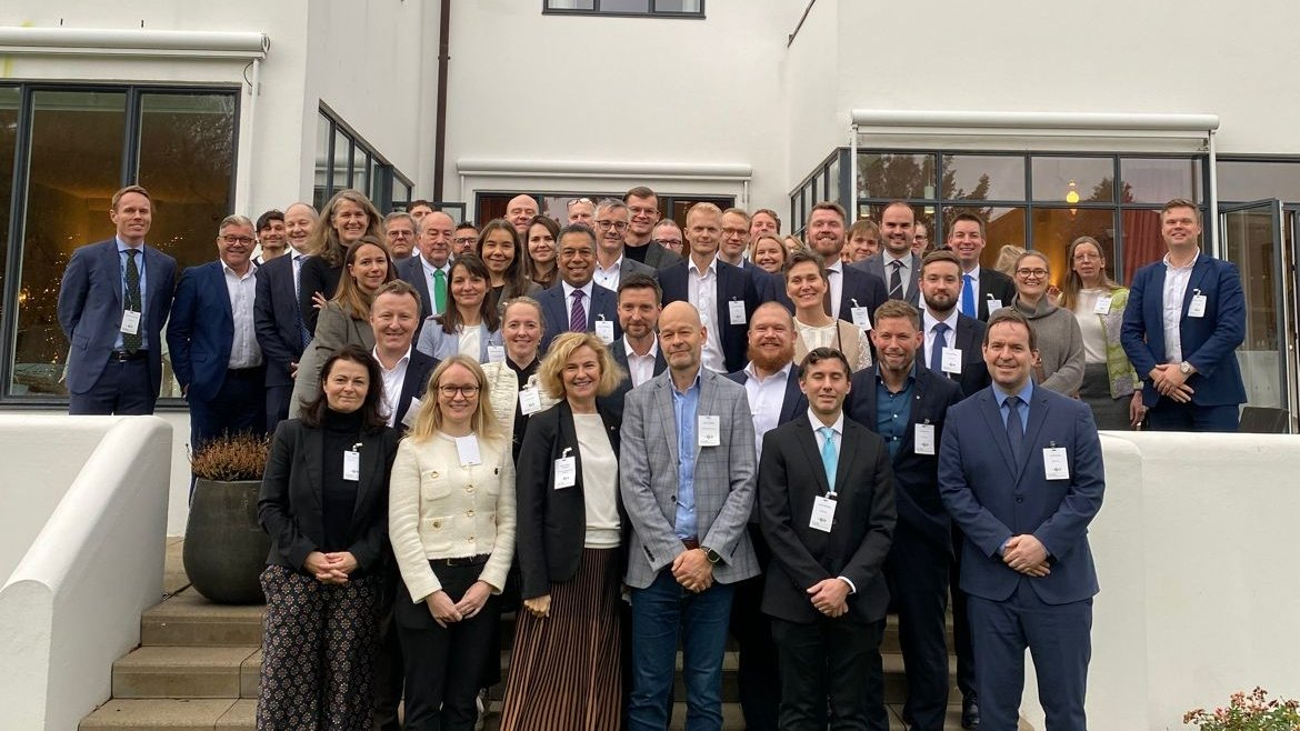 RBjerringLarsen's tweet photo. I recently had the pleasure to pay visit to the Norwegian Embassy and present how we evaluate climate governance for shipping 🚢📑

In essense, much happend in 2023 but we're still very far from done. A few of my main points on LinkedIn ⬇️
https://t.co/dazBduPHTY #dkgreen #blaadk https://t.co/7mY5FPGcZ8