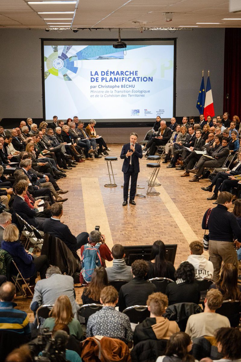 Christophe Béchu (@christophebechu) on Twitter photo Je me suis rendu en Bourgogne-Franche-Comté pour y lancer la COP régionale avec <a href="/MarieGuiteDufay/">Marie-Guite Dufay</a>, les entreprises, les élus, les associations.
Les crises climatiques, énergétiques et du vivant qui affectent particulièrement le territoire, nous obligent à accélérer le changement Je me suis rendu en Bourgogne-Franche-Comté pour y lancer la COP régionale avec <a href="/MarieGuiteDufay/">Marie-Guite Dufay</a>, les entreprises, les élus, les associations.
Les crises climatiques, énergétiques et du vivant qui affectent particulièrement le territoire, nous obligent à accélérer le changement