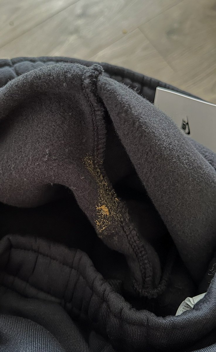 Daniellecsmithx's tweet photo. @Nike yep Nike have send me items with this on them!!!! 💩 told a manger would contact me and no one has now told I have to go out my way to return.. re touch the item? No way so now I’m out of picket!! Absolutely disgusting!!!!!!! https://t.co/nX2f5H7btz