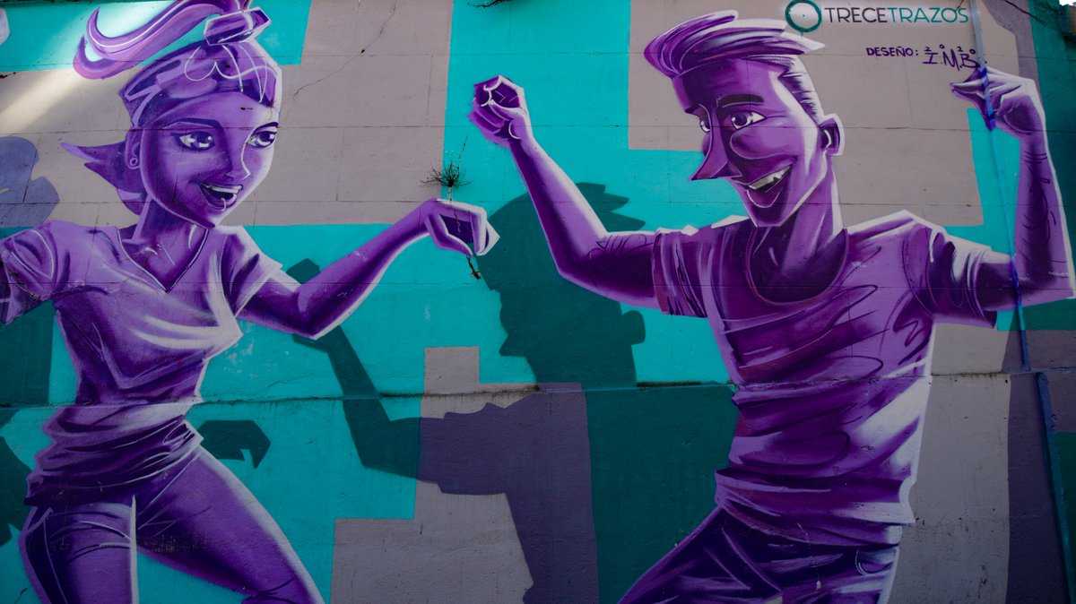 SdeAudiovisuais's tweet photo. 🎨 “Todas as músicas son cultura” é o título deste mural, elaborado polos artistas Iván Mouronte e Rubén Paz, do colectivo @Trecetrazos. 

🥁 Esta homenaxe á nosa música tradicional está na rúa Paxariños do @concellodelugo. https://t.co/dWc4YKl1BQ