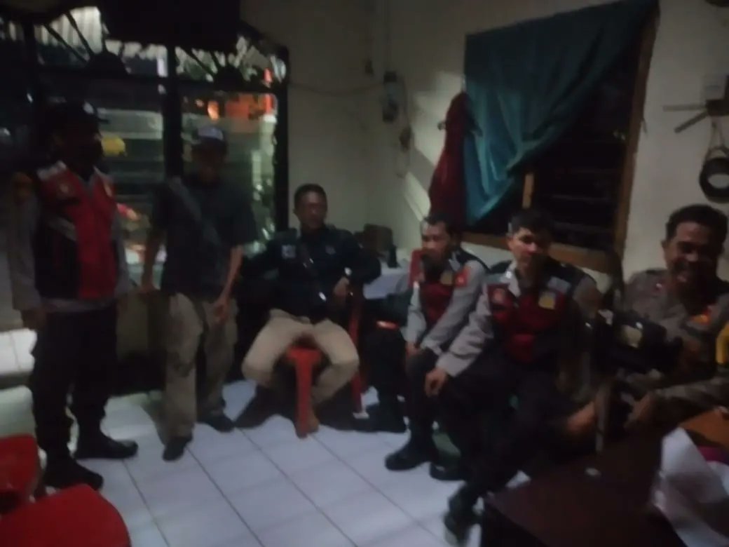 KramatJa3's tweet photo. GIAT KAPOLSEK KRAMATJATI KOMPOL RUSIT MALAKA https://t.co/vWOcTyuGUg, DI WAKILI OLEH PADAL IPDA  HEN HEN SOPIAN MELAKSANAKAN SAMBANG POSKAMLING DI RW 05  KEL. BALEKAMBANG KEC. KRAMATJATI JAKARTA TIMUR

Rabu 13/12/2023 https://t.co/64otkUwecw