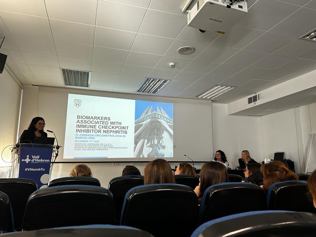 PepaSolerR's tweet photo. #Biomarkers #Aki &amp; #immnunotherapy by Prof. @HerrmannMd @ClaraGCarro @NestorToapantaG 😜😜#sagradafamilia in the picture https://t.co/aZXkG0zDCV