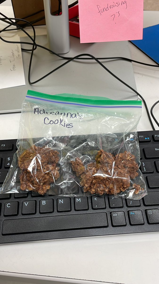 wightadreanna's tweet photo. We love good morning treats from @morriscrcs 🤗🤗 https://t.co/kuYgk1e56G