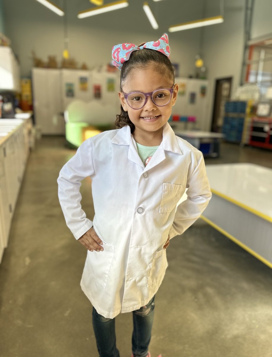Every year this is one of my favorite days! The possibilities are endless for these tiny tornadoes 💚🌪️🤍 Future Engineers… Future Astronauts … Future Marine Biologists… Future Software Developers…Future Chemists. The world is yours   #TheEES #AmericasSchool #KinderSTEM