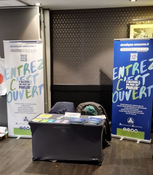 DANS NOS REGIONS LA VIE DES GROUPES
 LE SERVICE EN #AA
"Les AA étaient présents jeudi dernier aux 4èmes assises régionales de l'addictologie, organisées à Arras par Hauts de France Addiction."
62000 -  #ARRAS
16 Rue Aristide Briand
Maison des Sociétés
Réunions chaque VENDREDI 20H