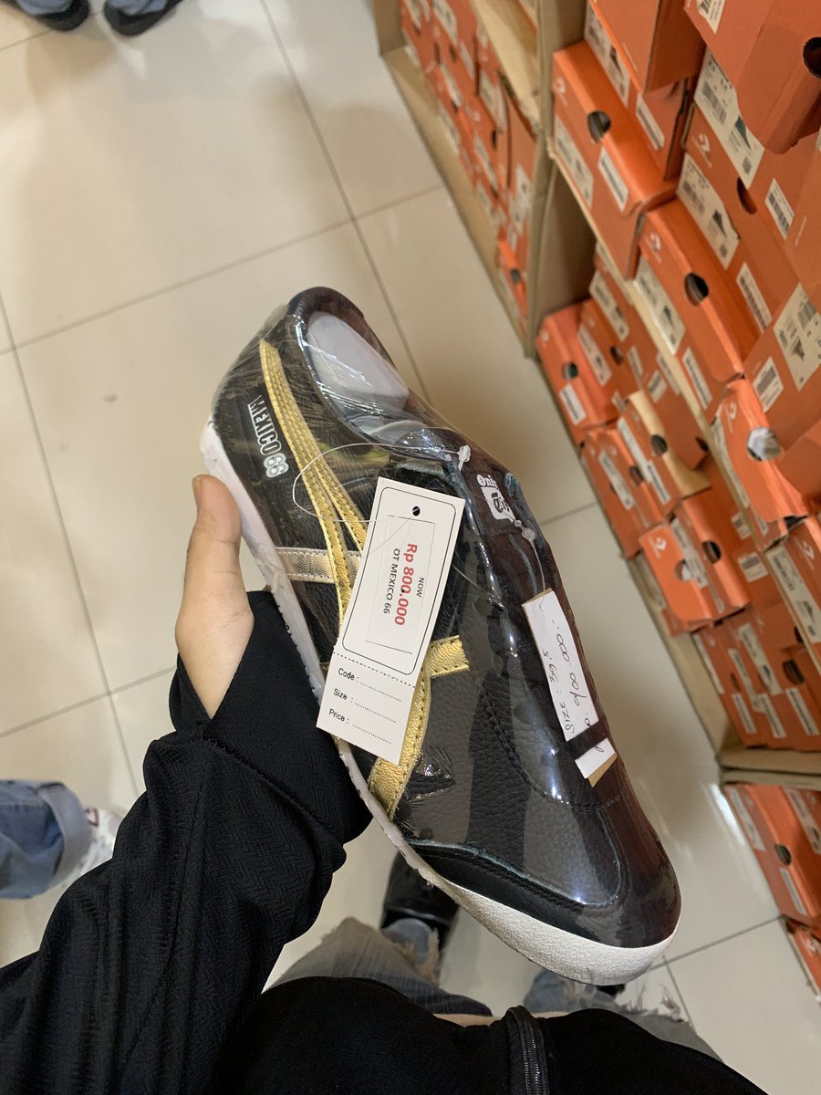 txtdrbekasi's tweet photo. WOY BEKS! Gua nemu Factory Outlet yang jual Vans, Carhartt, Nike, Uniqlo, H&amp;M, Fjalraven, pokoknya brand brand mantep lah, Cwo-Cwe ada, mulai sepatu, tas harganya MIRING bet asli

ORIGINAL GUARANTEE!!!

Btw, gua beli Vans 4 😎 soalnya temen2 pada nitip

100like 100rt Gua spil https://t.co/T4JjCkmqaG