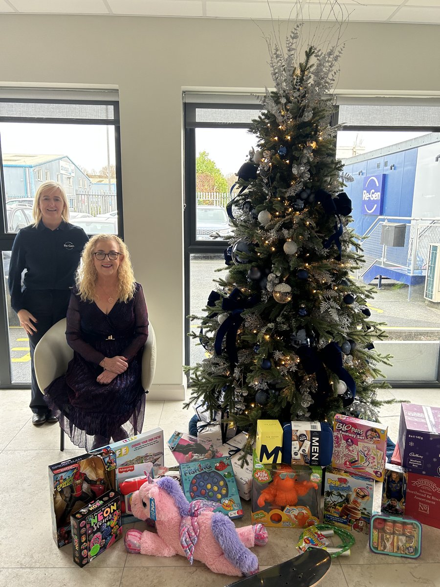 Bite n Banter🎄✨ 
 
Josephine McShane presented toys to Elaine Cole from Bite n Banter to help with their Christmas 2023 appeal.
 
We really appreciate the work you are doing for the community.
 
#regenwaste #ourfutureiscleaner #charity #donation #bitenbanter