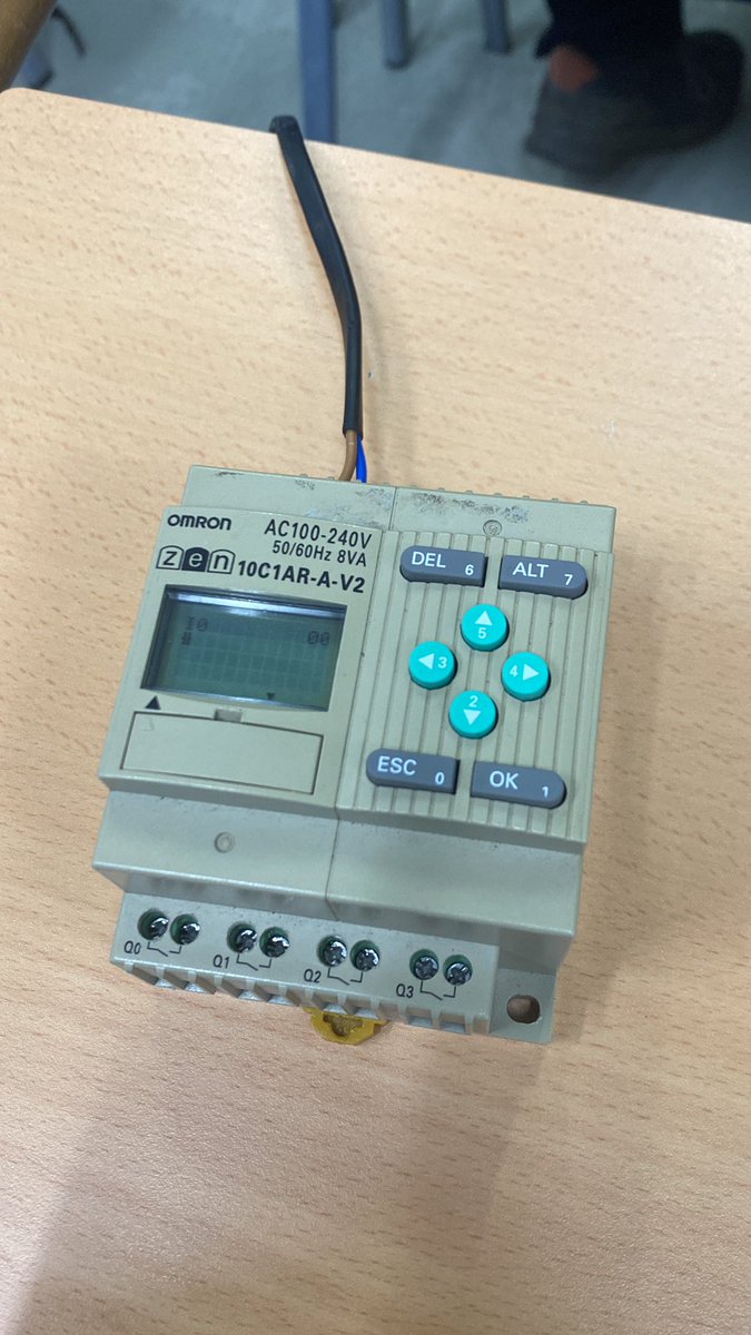 automata o game boy?
me tirara el fornite?