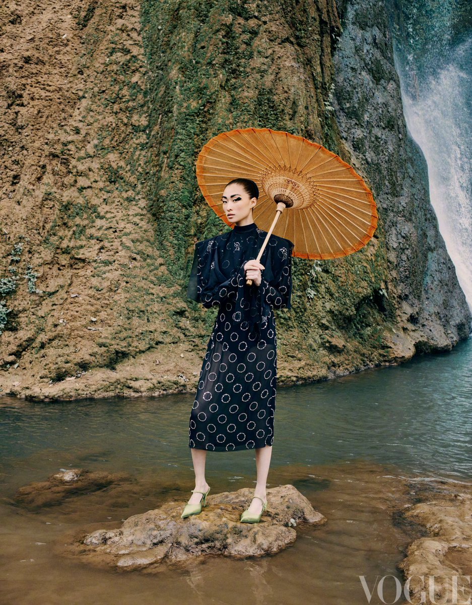 beyzanurapaydin's tweet photo. This is how you do a photoshoot in nature https://t.co/1OuH8XjtI4