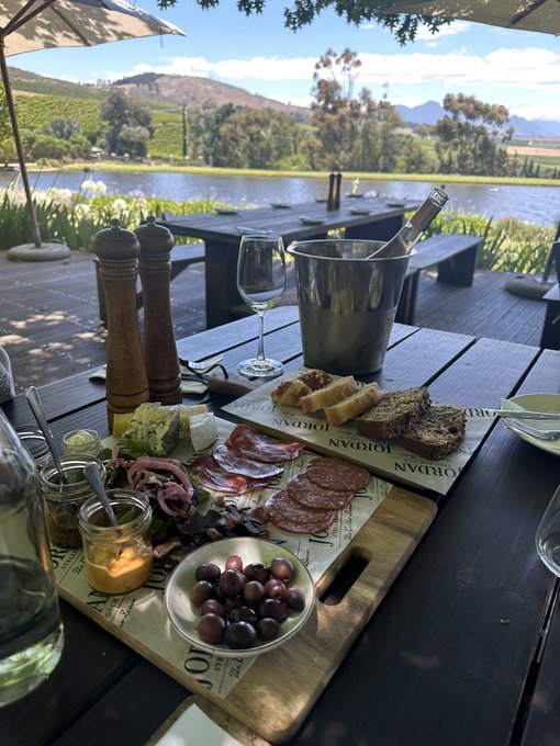 Can I get a GM https://t.co/j7qWQ2BiP4