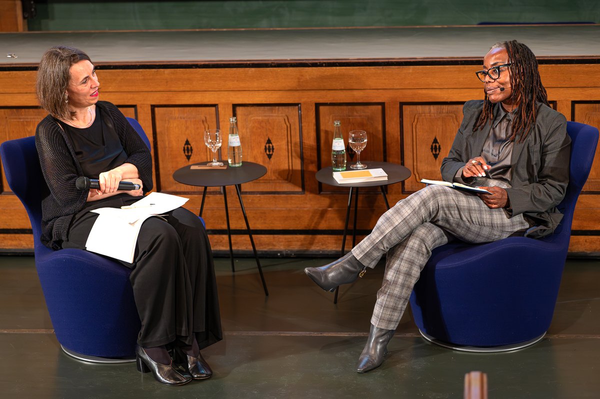 haukeren's tweet photo. 🤔 Tsitsi Dangarembga, a Zimbabwean artist & activist, joined political scientist Eva Heidbreder for a thought-provoking discussion on colonial legacies in Africa & Europe. Hosted at Museum #MARKK. #CulturalExchange Foto Credits: ©HIAS/JanetSchoen https://t.co/oAPbK73eOV
