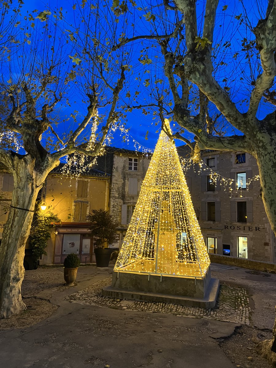 Destination Luberon tweet media