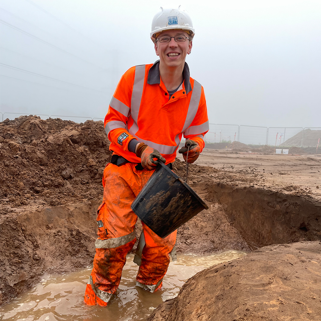 cfa_archaeology's tweet photo. A drop of water never stopped us! 😂 With some tactical bucketing, and a little help from his friends, Jamie was able to get his ditch excavation dried out and recorded.
#WinterArchaeology #Roman #RomanTwitter #RomanoBritish #TeamWork #TeamCFA #ItLooksWorseThanItWas https://t.co/cjsWvLgG3z