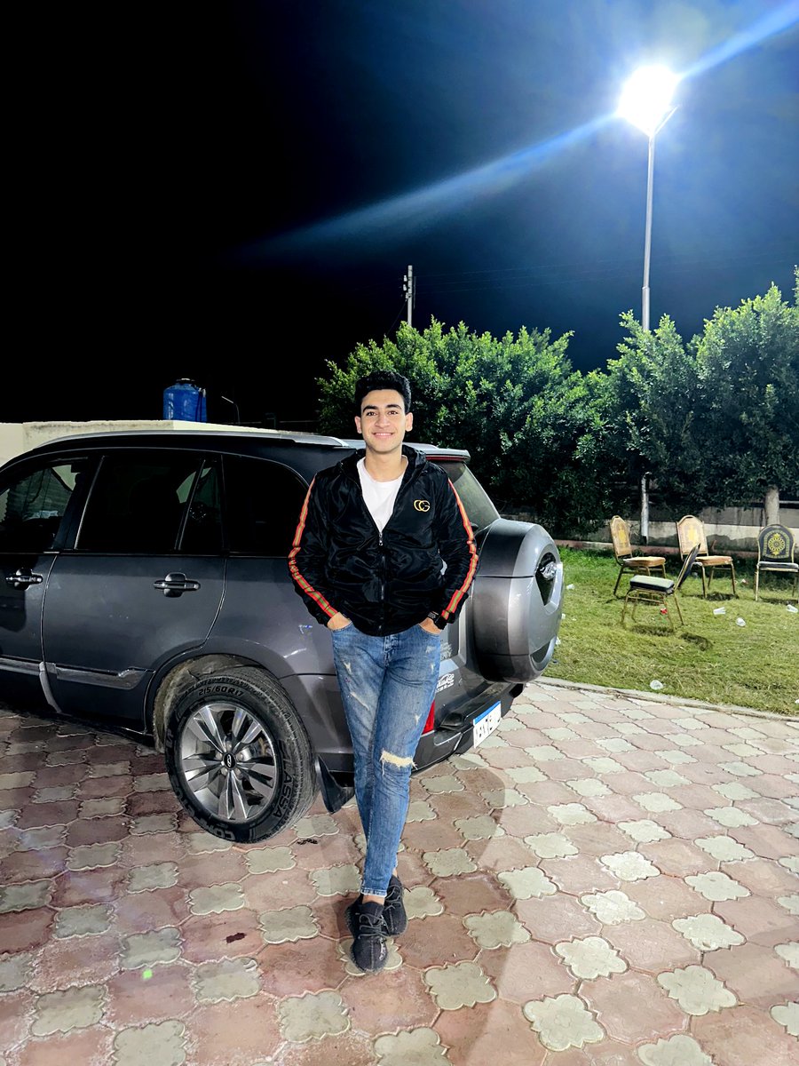 hafooozaa's tweet photo. الغريب بيشكر فينا ، والمعارف زي م انت عارف 😂🤏 https://t.co/lf0Y6StaJU