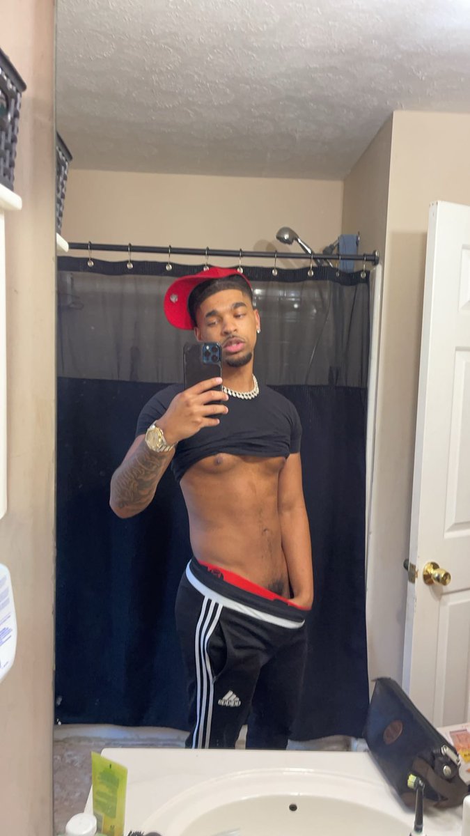 KxngAj21's tweet photo. Lemme show you these tongue tricks shawty🐱💦 (Like + Retweet💙) https://t.co/NBZfpWjskA