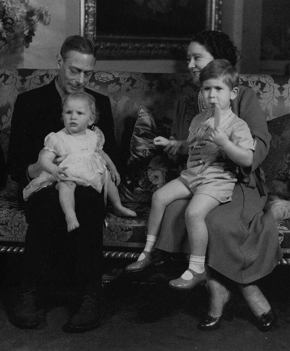 #PrincessAnne 
#ThePrincessRoyal 
#KingGeorgeVI 
#RoyalFamily 
#OTD is King George VI's Birthday🎂

💞 Let's look at baby Anne with her Grandpa!