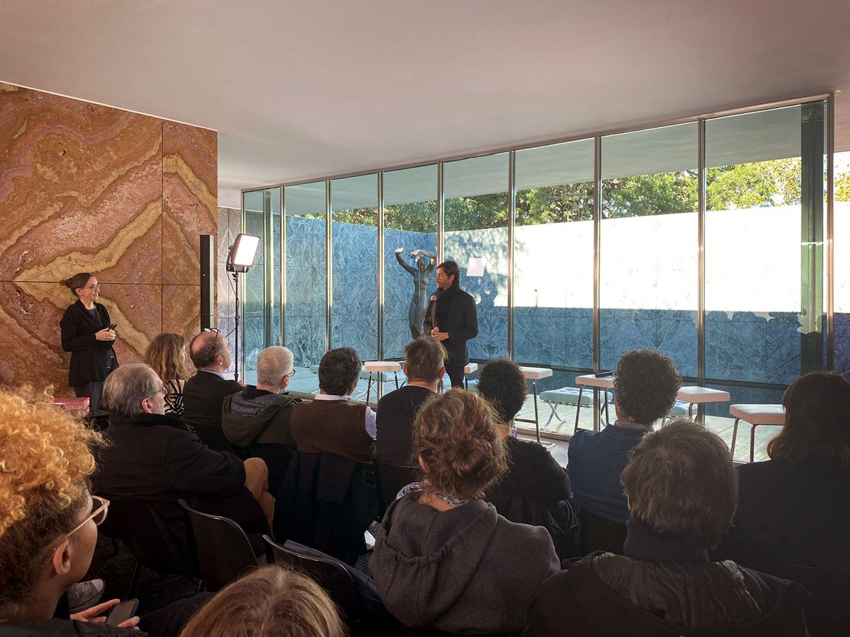 IRLlull's tweet photo. 🗣️@AlmedaPere (IRL) ha remarcat el valor d'aquestes trobades en què podem compartir la complexitat de #FishBiennale, un projecte "amb moltes capes, molts processos i molts aprenentatges", i reflexionar conjuntament sobre la vigència del "paradigma biennal". https://t.co/DJ4qpiCrLr
