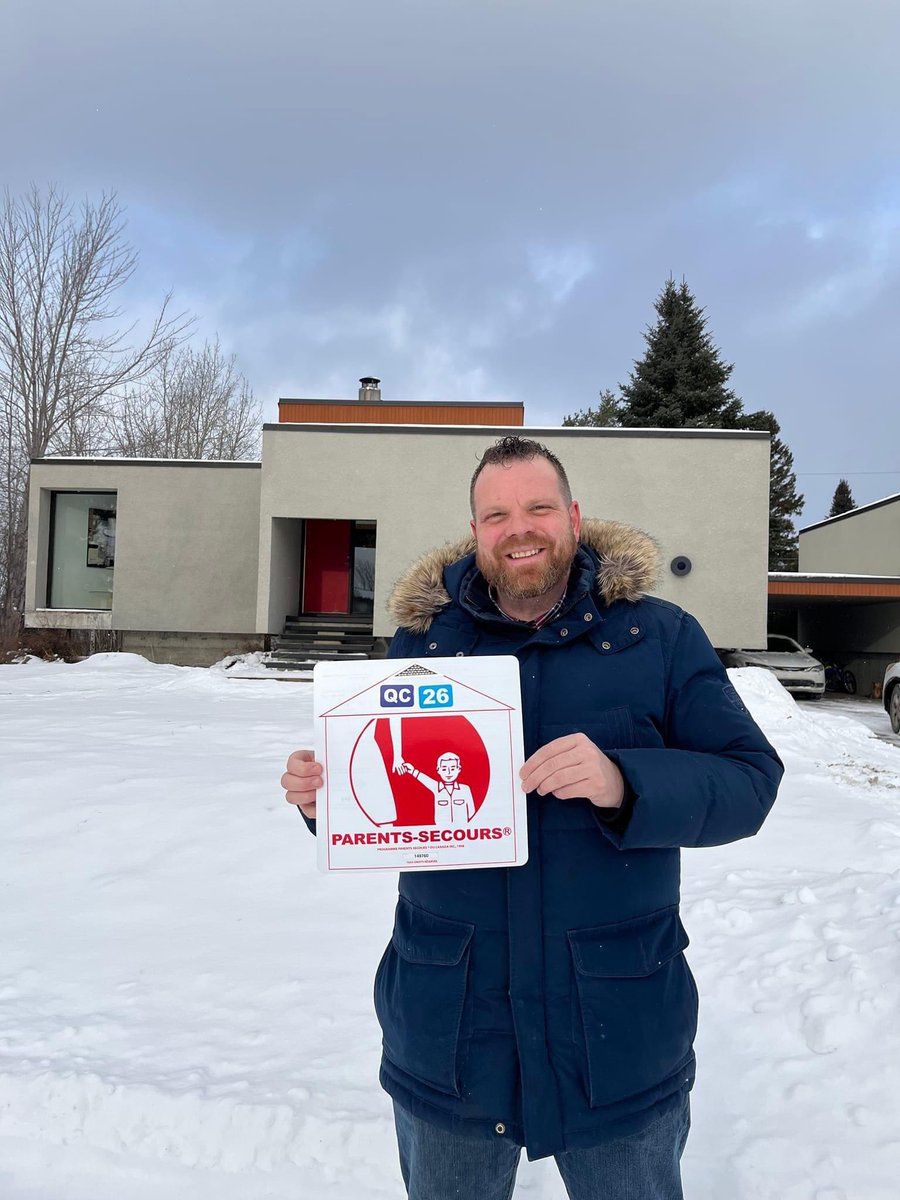 YGagnonCAQ's tweet photo. Parents-Secours s’implante à #Arvida grâce à l’initiative de parents du quartier Ste-Thérèse.

Je suis fier d’avoir contribué à leur projet en approchant, notamment, d’autres organismes du secteur.

Je remercie aussi le conseiller @CarlDufour004 d’avoir embarqué. #polqc #assnat https://t.co/RE5xjsyljf