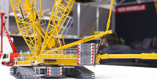 JfodxVSqgXSoeOY's tweet photo. まだ開封していない、マスターテック7200G(200t)、日立住友SCX1500G(150t)、リープヘルLR1600(600t)クローラークレーンの模型。
テトラポッド(80t)模型も用意して、船舶模型製作が一段落したら取り掛かりたい。
#KOBELCO #マスターテック7200G
#日立住友 #SCX1500 #リープヘル
#LR1600 #クローラークレーン