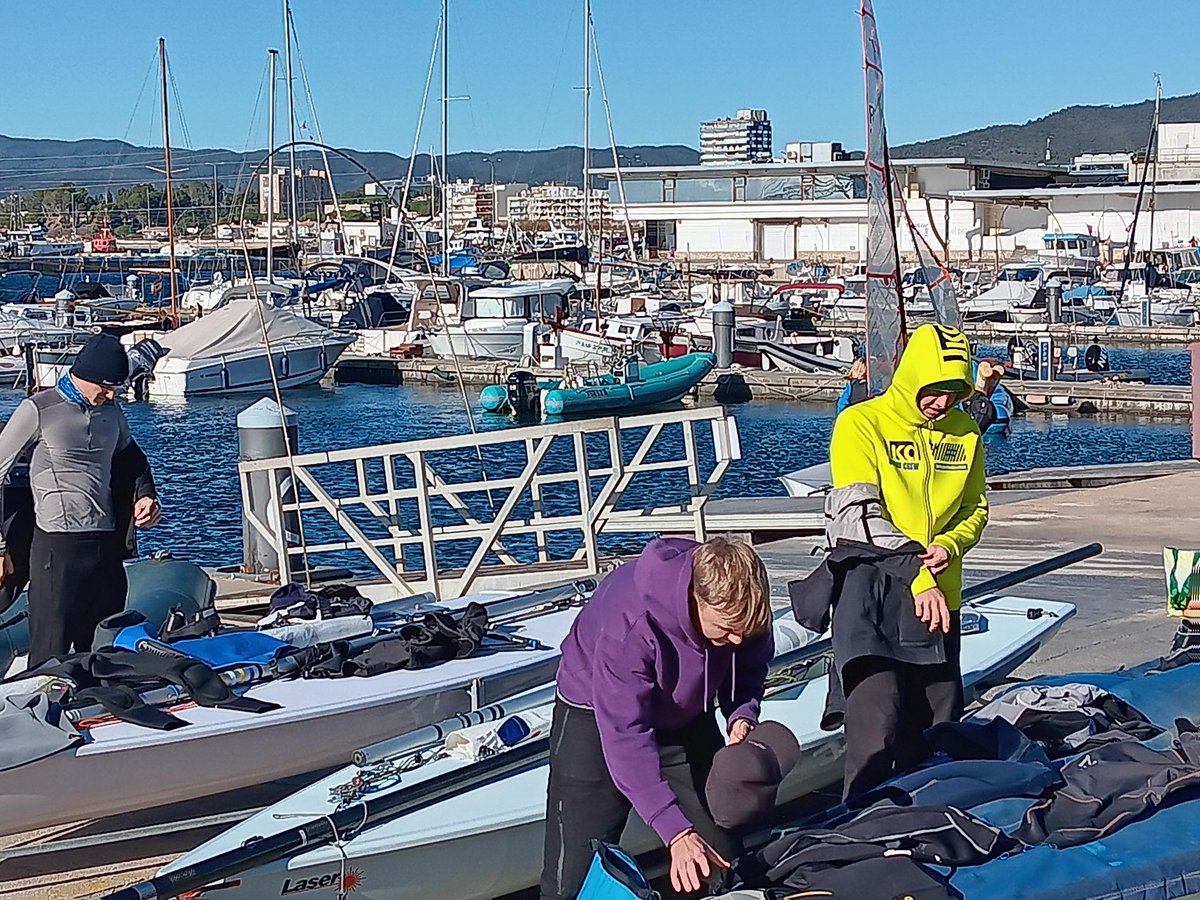 DiputacioGirona's tweet photo. 🌊Presentació de la 4⃣7⃣a edició de la Christmas Race de #Palamós, una de les proves esportives més rellevants de la demarcació.

⛵️Un total de 233 embarcacions de 18 països
🗓️Del 18 al 22 de desembre

✅Amb la diputada de la #DdGi Mònica Alcalà
➕info👉https://t.co/nOICqe3le4 https://t.co/eKa42EdO0V