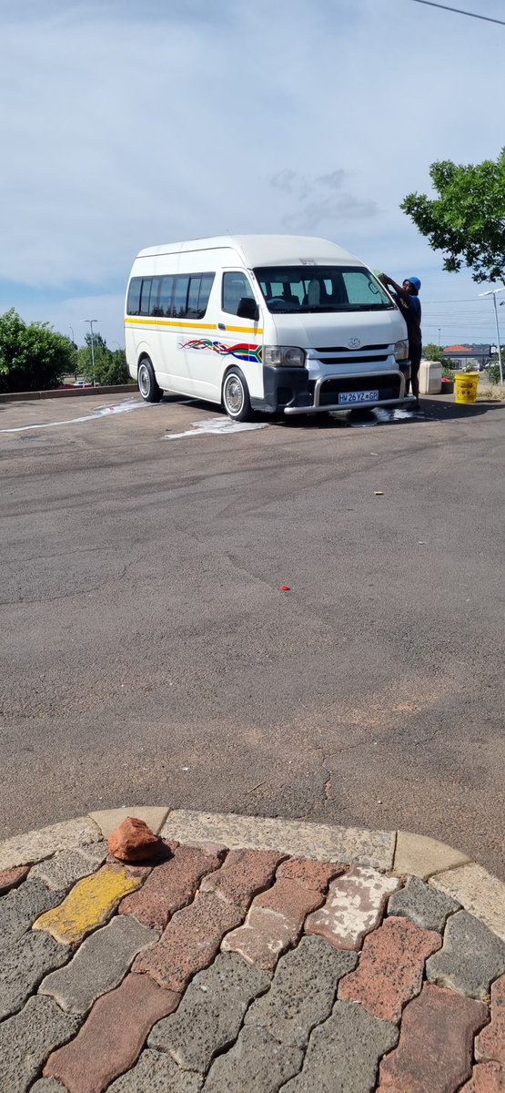 Fulufhelo_16's tweet photo. Car wash time
#vhaphandi https://t.co/eCtu0qGlxP