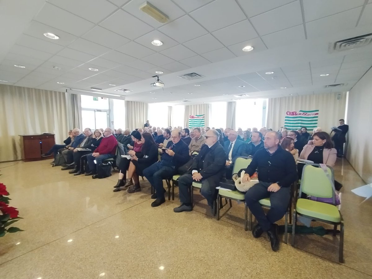 BariFnp's tweet photo. Campagna contro liste d'attesa. @VincenzoLezzi "Solo nell'ultima settimana abbiamo raccolto e inoltrato alla ASL di Bari 35 richieste di cittadini per anticipare prenotazioni sanitarie previste per il 2024 e alcuni casi 2025." https://t.co/43CMIQYf3x