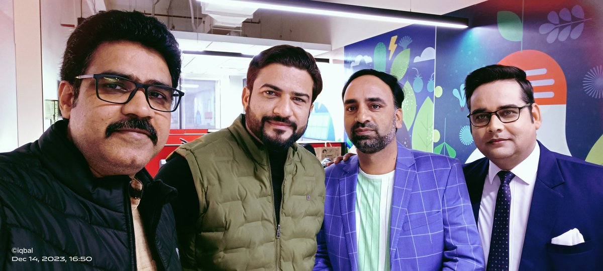 iqbalbroadcast's tweet image. #GhulamNabiAzad Party #DPAP Chief Spokesperson @SalmanNizami_ in News18 Office #Skymark, Noida.