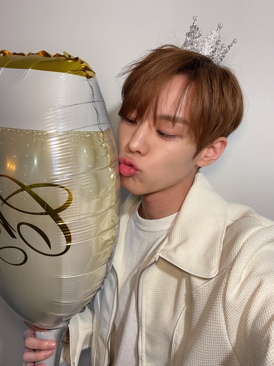윤서빈 Yoon Seobin tweet media
