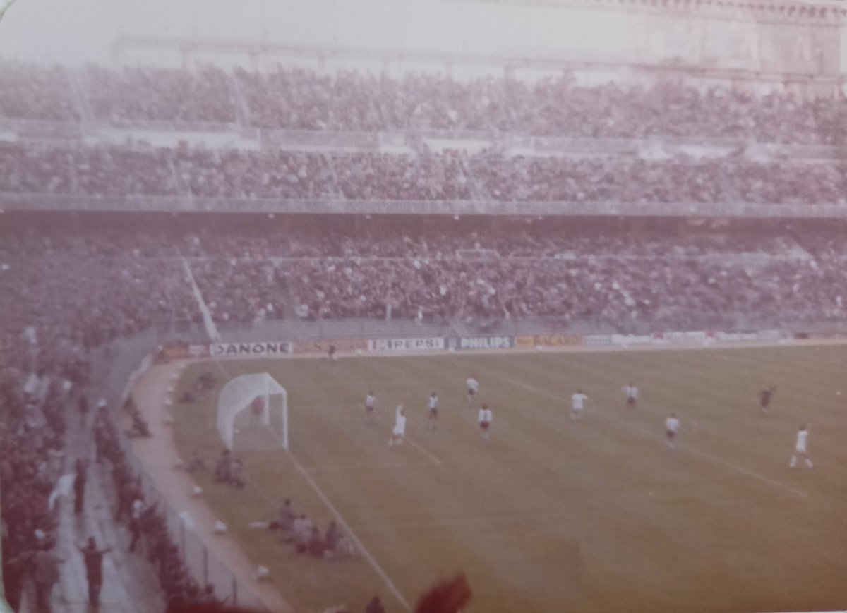 Fotografías de mi primera visita al estadio Santiago Bernabéu, el 23 de noviembre de 1980. 3-0 al Hércules, con dos goles de Pineda y uno de Santillana. Parece que fue ayer...