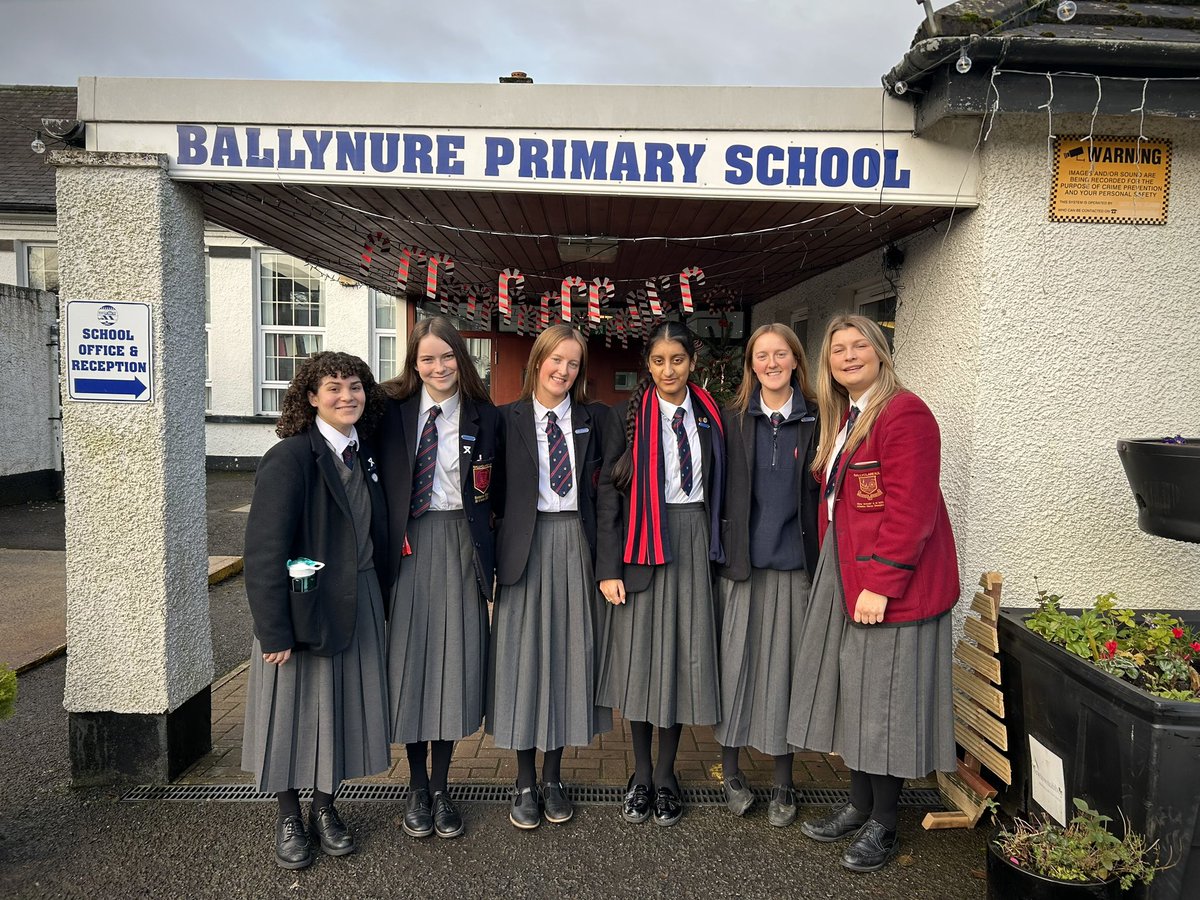 bhs_biodept's tweet image. Out on the road again! We were delighted to have some STEM ambassadors visit @BallynurePS this morning to deliver a christmas science workshop. Another very impressive group of young scientists in P3 and P4! @STEMHubNI @BallyclareHigh
