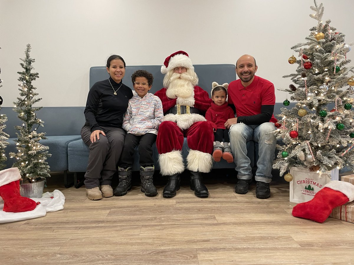 JosueBadi's tweet photo. Winter Carnival NWC https://t.co/Vij2BU5dzh