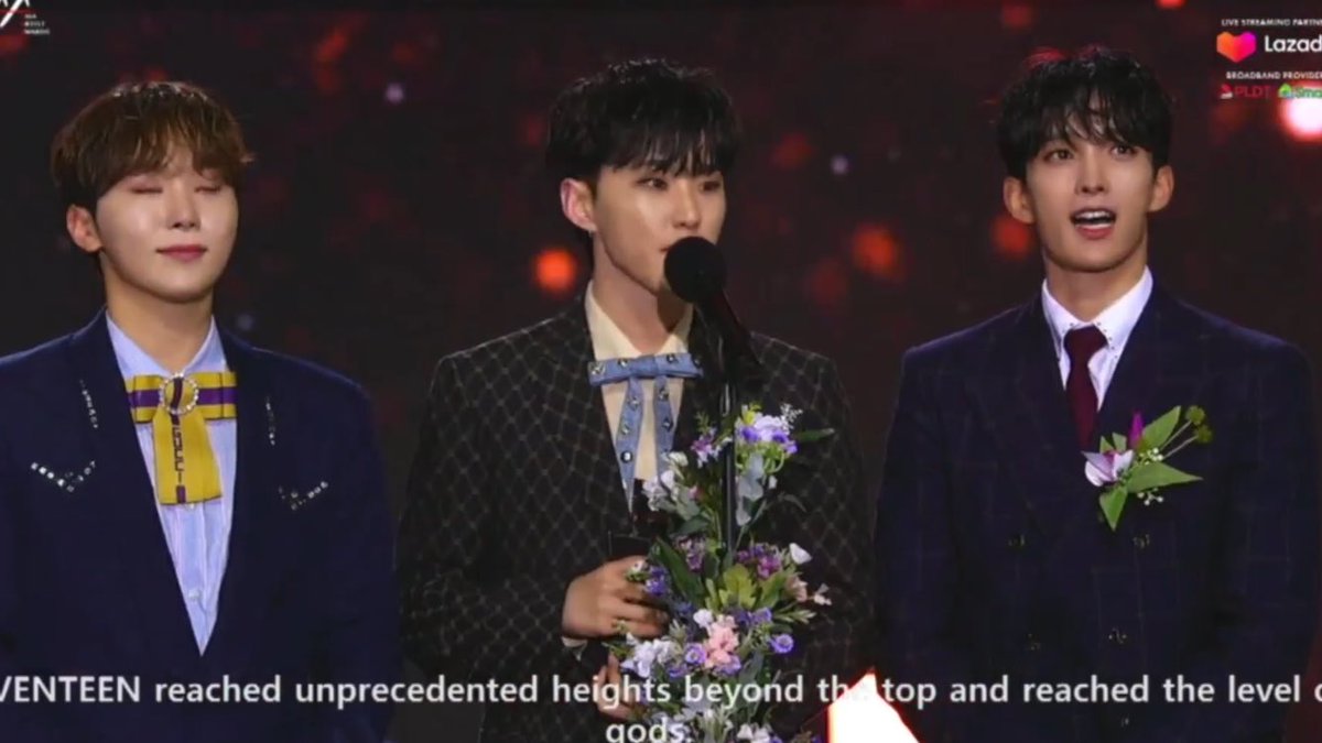 sounds_of_cheol's tweet photo. SEVENTEEN won Daesang "Album of the Year" at the 2023 AAA 🏆

congrats @pledis_17 😭👏 https://t.co/DY0GBDwp3G
