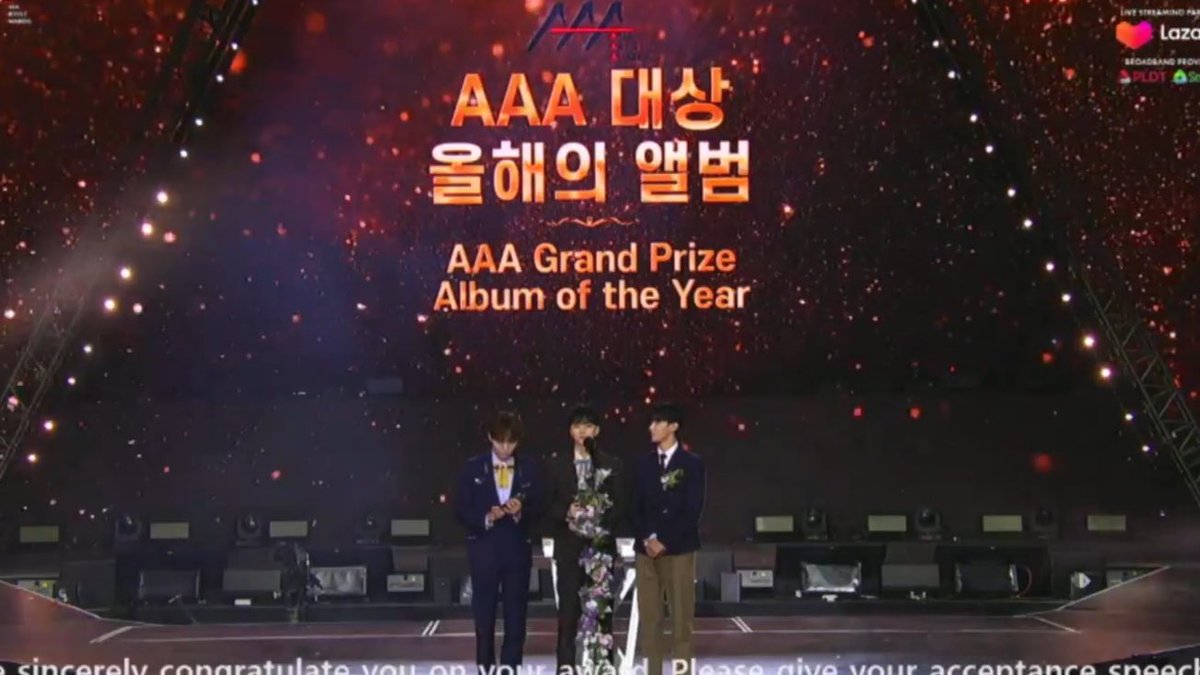 SEVENTEEN won Daesang "Album of the Year" at the 2023 AAA 🏆

congrats <a href="/pledis_17/">세븐틴(SEVENTEEN)</a> 😭👏