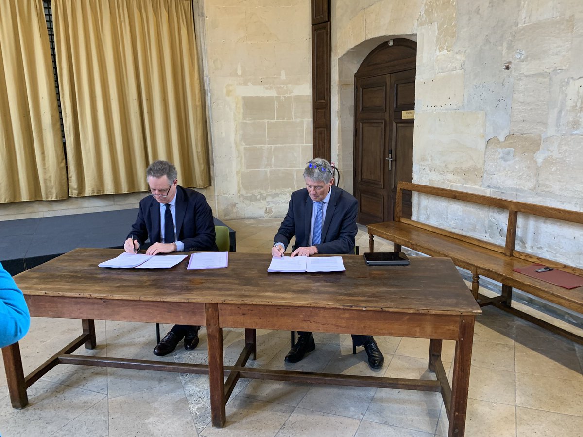 Accord cadre avec <a href="/institutpasteur/">Institut Pasteur, since 1887</a> signé ce matin : il permet d’accélérer les coopérations et de simplifier les procédures ! Un modèle à suivre pour développer une recherche partenariale qui gagne en rapidité.