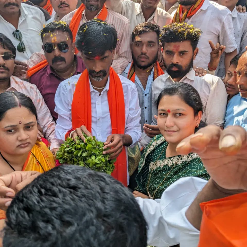 prernawarpudkr's tweet photo. प्रामाणिक योध्याची भेट..! https://t.co/ECt6AdUkMP