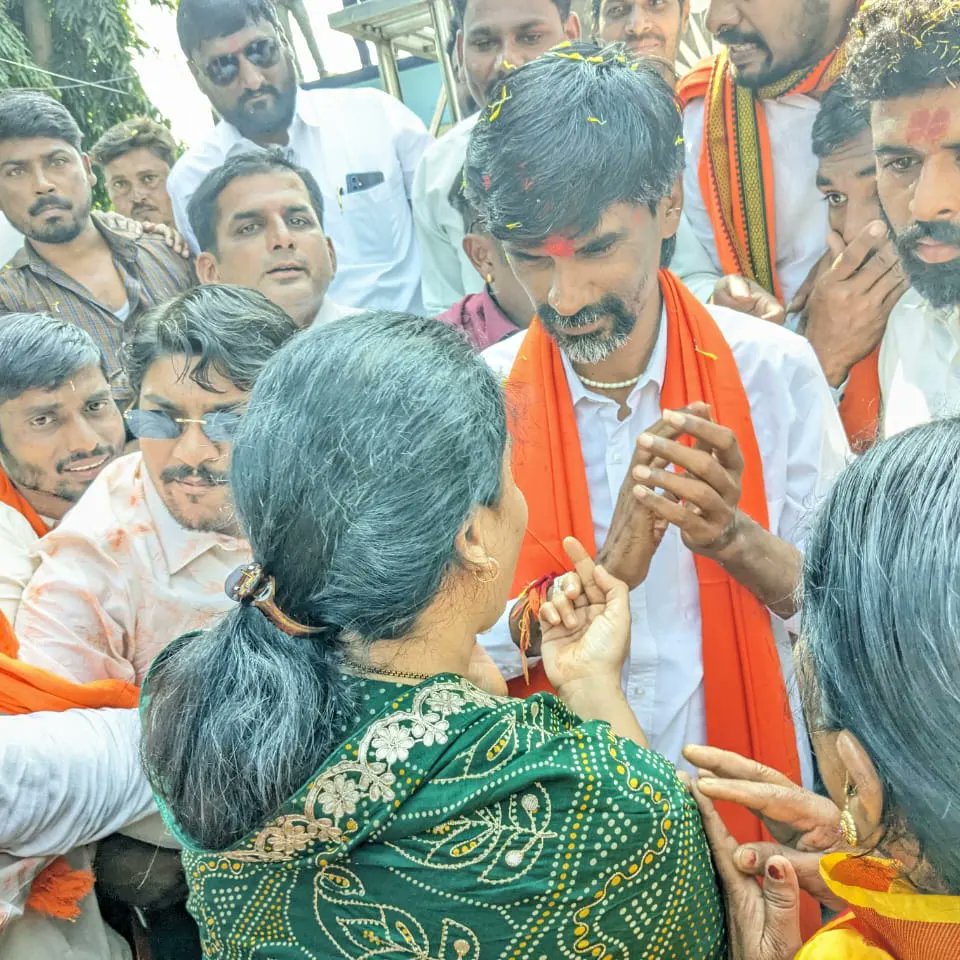 prernawarpudkr's tweet photo. प्रामाणिक योध्याची भेट..! https://t.co/ECt6AdUkMP