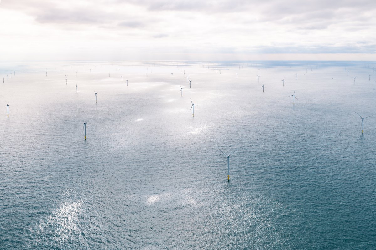 JochenEickholt's tweet photo. We can’t afford to drag our feet on scaling up renewables. And by scaling up I mean tripling global renewable energy capacity by 2030 as called for in the #COP28 agreement. We at @SiemensGamesa  fully support this call to action. 

Now we need to establish the conditions that will enable the wind sector to deliver on this target. We need to:
🔹 accelerate permitting procedures,
🔹 prioritize qualitative auction criteria,
🔹 remove financial burdens on the wind industry,
🔹 get access to finance and financial de-risking tools,
🔹 level the playing field among global wind turbine manufacturers, and
🔹 sign trade agreements that ensure access to key resources.

Policymakers play an important role in ticking these boxes. The €5 billion counter-guarantee scheme just pledged by the @EIB to support European wind turbine manufacturers is a good start. But real progress comes when all stakeholders take impactful action to fight climate change and secure clean and affordable energy. And this must happen now.

#MoreWindNow #3xRenewables #RenewableEnergy #WindEnergy