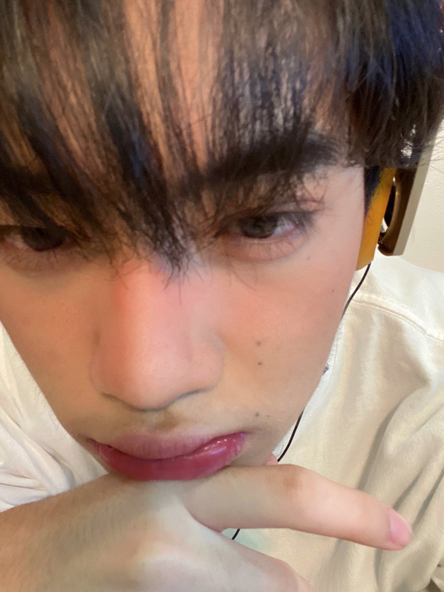 solmirei's tweet photo. my entry
WINTER ASH BEAR
#ToothpasteSelcaDay
#ToothpasteTurned18 #AJAA
#AJAA_ASH @toothplate7_ https://t.co/9zH3A7aEeu