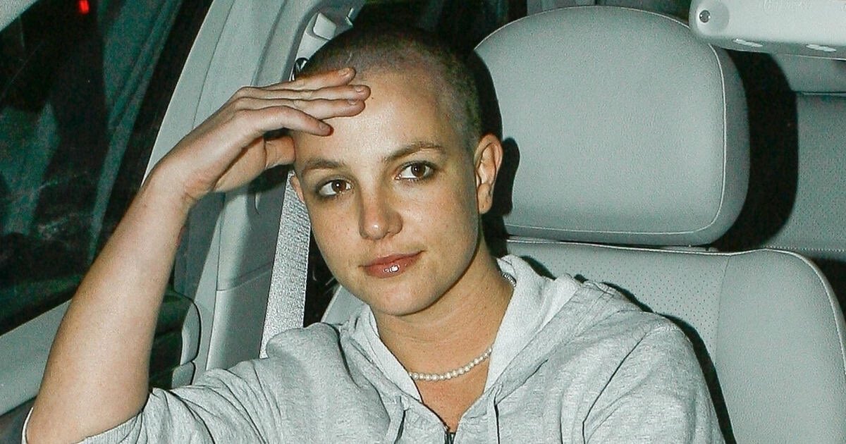 CAJADEVERDADES's tweet photo. Llega un momento en donde uno entiende a britney calva… https://t.co/AjFUivKhMo
