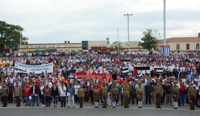 Otro clamor de pueblo, para que cese la masacre en Gaza. Signada por un reclamo de paz, la más reciente marcha dentro de la geografía cubana tuvo lugar este miércoles, cuando decenas de miles de espirituanos convergieron en la Plaza Mayor General Serafín Sánchez Valdivia