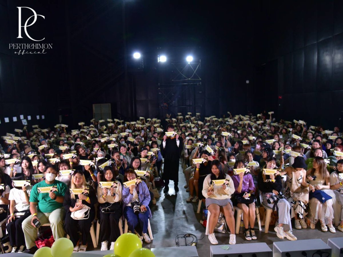 PerthChimonOFC's tweet photo. ยินดีกับชิม่อนด้วยนะคะ @Chimonac สำเร็จไปอีกก้าวนึงแล้ว ขอให้ทุกก้าวของชิม่อนพบเจอแต่เรื่องราวดีๆนะคะ วันนี้เก่งมาก 👏💛

#ChimonGraduationDay
#ChimonWachirawit 
#ชิม่อนไงจะใครหล่ะ https://t.co/fZ97UQEpSc