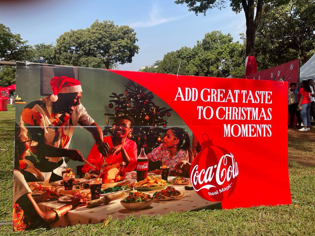 ShezSonialynn's tweet photo. Hey siri..
Define Santa the Coca-Cola style🤭
#Cocacolachristmas
#TheWorldNeedsMoreSantas https://t.co/C7BSaa6dIb