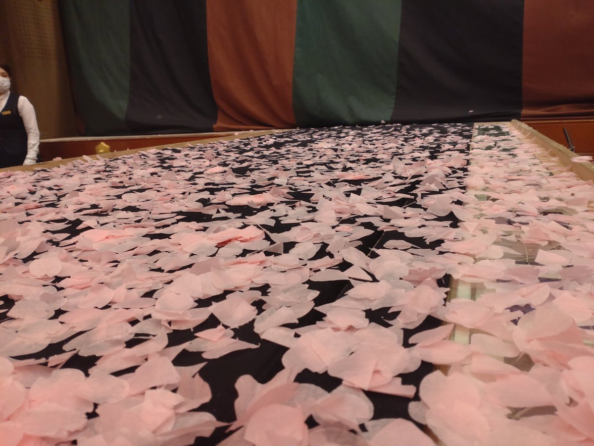 gtkyn228555's tweet image. 昨日は初歌舞伎座！
超歌舞伎観て来ました。
花道すぐ横の席、最高でした✨皆さんのお顔をあんな近くで拝見出来るなんて…🥹陽喜クンと夏幹クン、とっても可愛かった💕それにしても最後の桜吹雪の量が尋常じゃなかったぁ🤭

#歌舞伎座
#超歌舞伎
#中村獅童
#萬屋