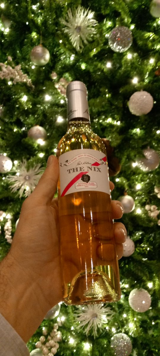 JoziStyle's tweet photo. The bracing acidity of @PaulWallaceWine #TheNix makes it quite a welcome Christmas gift under the tree or on the table!
#WineJoziStyle https://t.co/oK8U6c5kKF