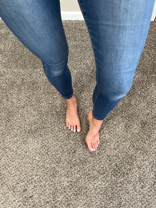 How could you *not* worship? 👣 https://t.co/JqQG6NieTI