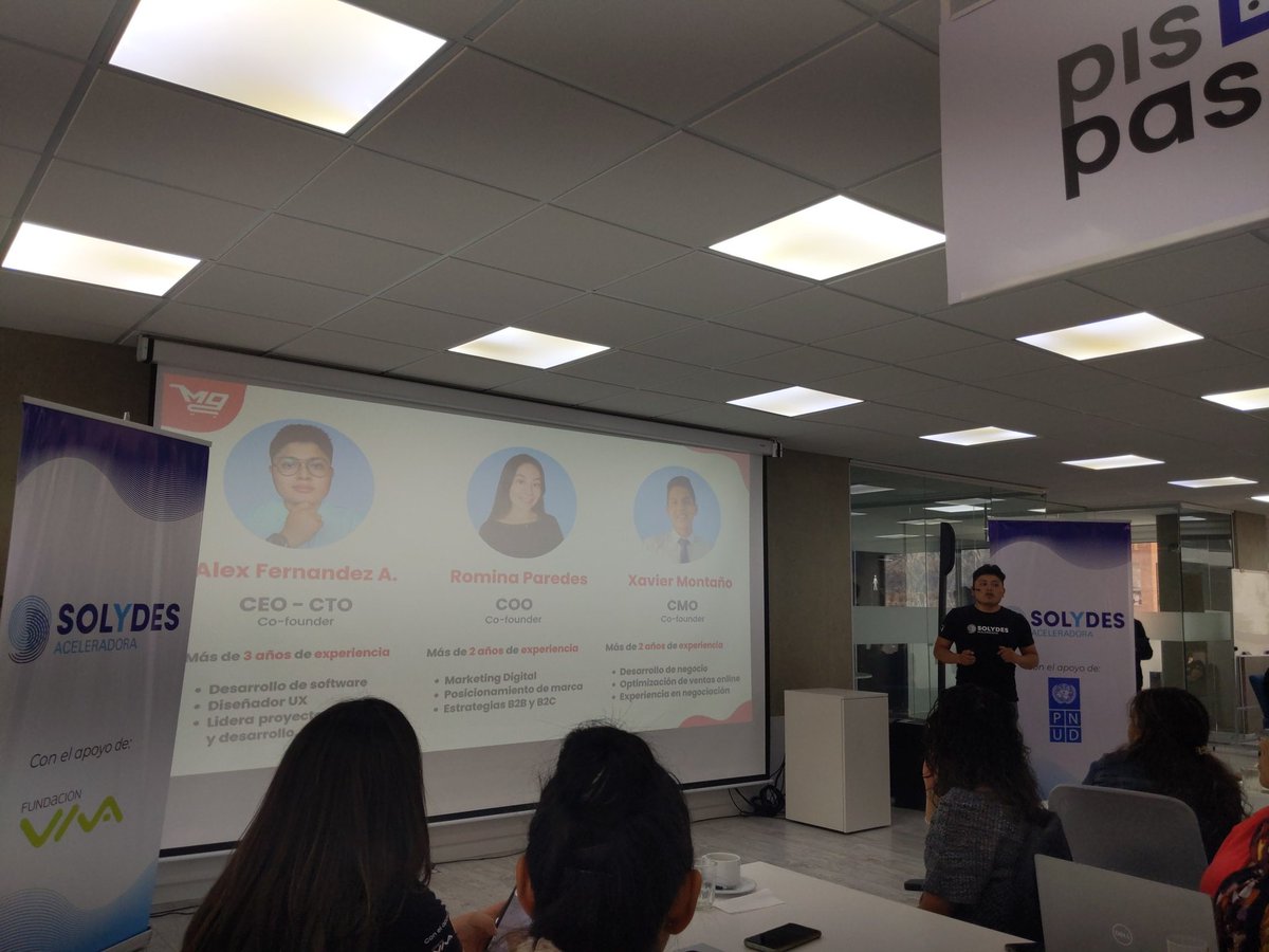 StartupsBolivia's tweet photo. Alex Fernandez de #mercagi, startup enfocada en la digitalización de emprendimientos https://t.co/spbqv7F1ez