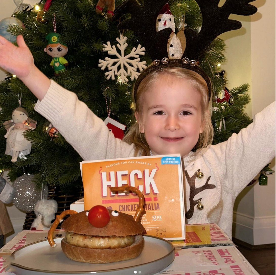 Is this the CUTEST burger even? 🦌🍔❤️ Perhaps we’ll leave one of these out for Santa tomorrow night? 📸 thanks to little princessmias on Instagram