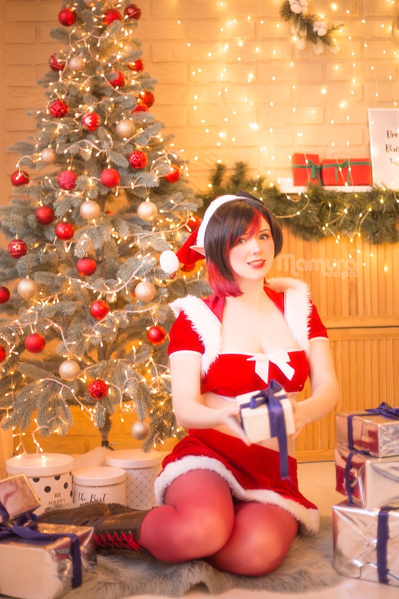 mamura_senpai_'s tweet photo. 🎁Christmas elf Ruby has a present for you!🎁
📷Ph: @yosano_kun

#RWBY #RWBYcosplay #RubyRose #RubyRosecosplay https://t.co/P20VMkKgI8
