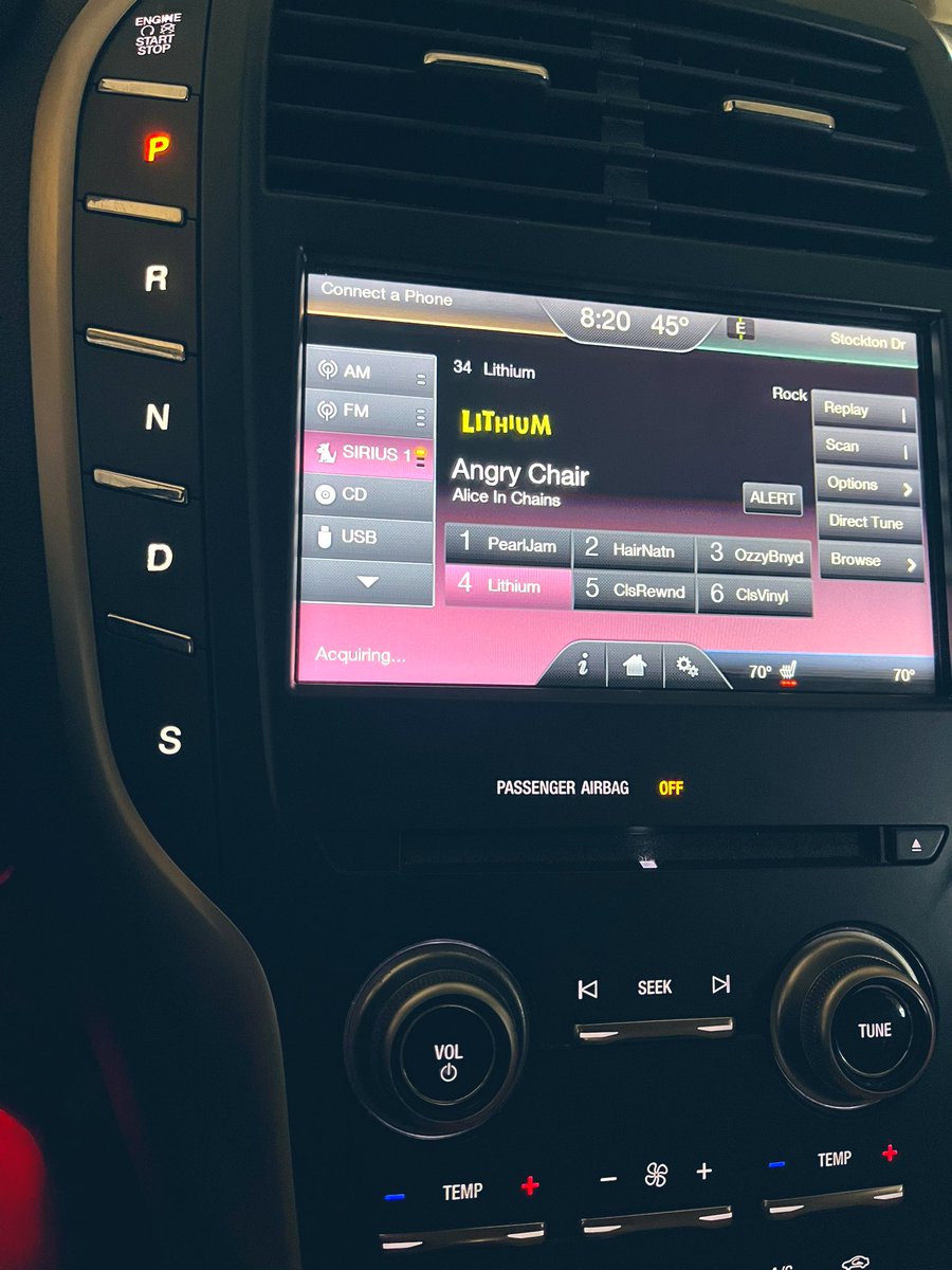 ChrisHollyMusic's tweet photo. Thursday Dec 14th, 8:20am mostly cloudy 44°
Carpool my daughter and friends to high school this morning in style. Thank you @RadioMadison & @lithiumsiriusxm rocking my homies @AliceInChains cool drop off! #ohDad #grunge #schooling #selfie https://t.co/eu6uCBenXd