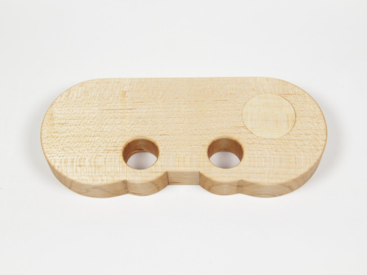 VanAlphenStudio's tweet image. A new controller teether I just finished in hard maple.

#Woodcraft #Woodworking #Teether #Babytoy #Controller #VanAlphenStudio